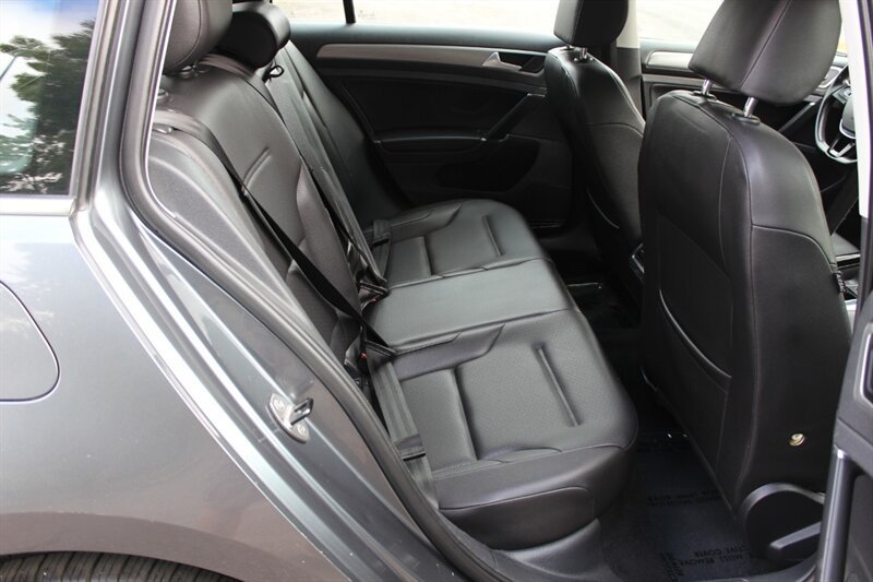 Used 2015 Volkswagen Golf TDI S FWD image 16
