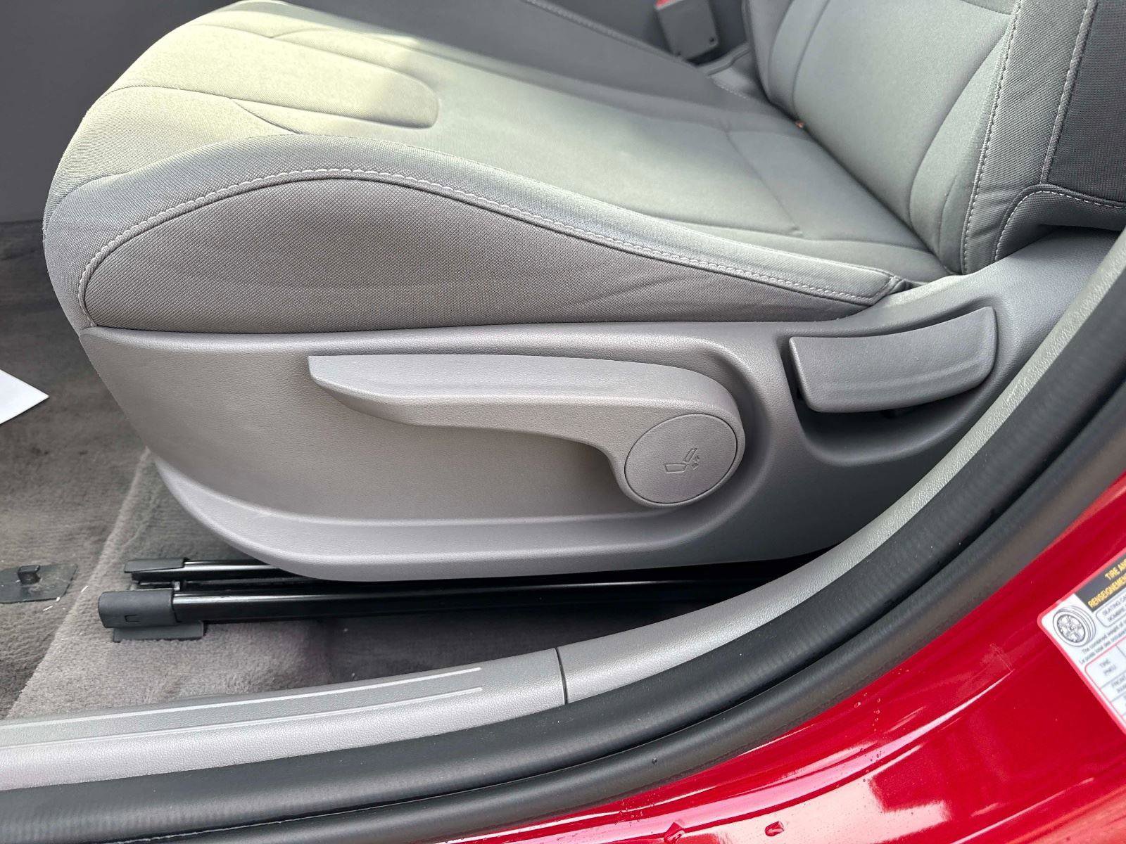 Certified 2023 Hyundai Elantra SEL image 19