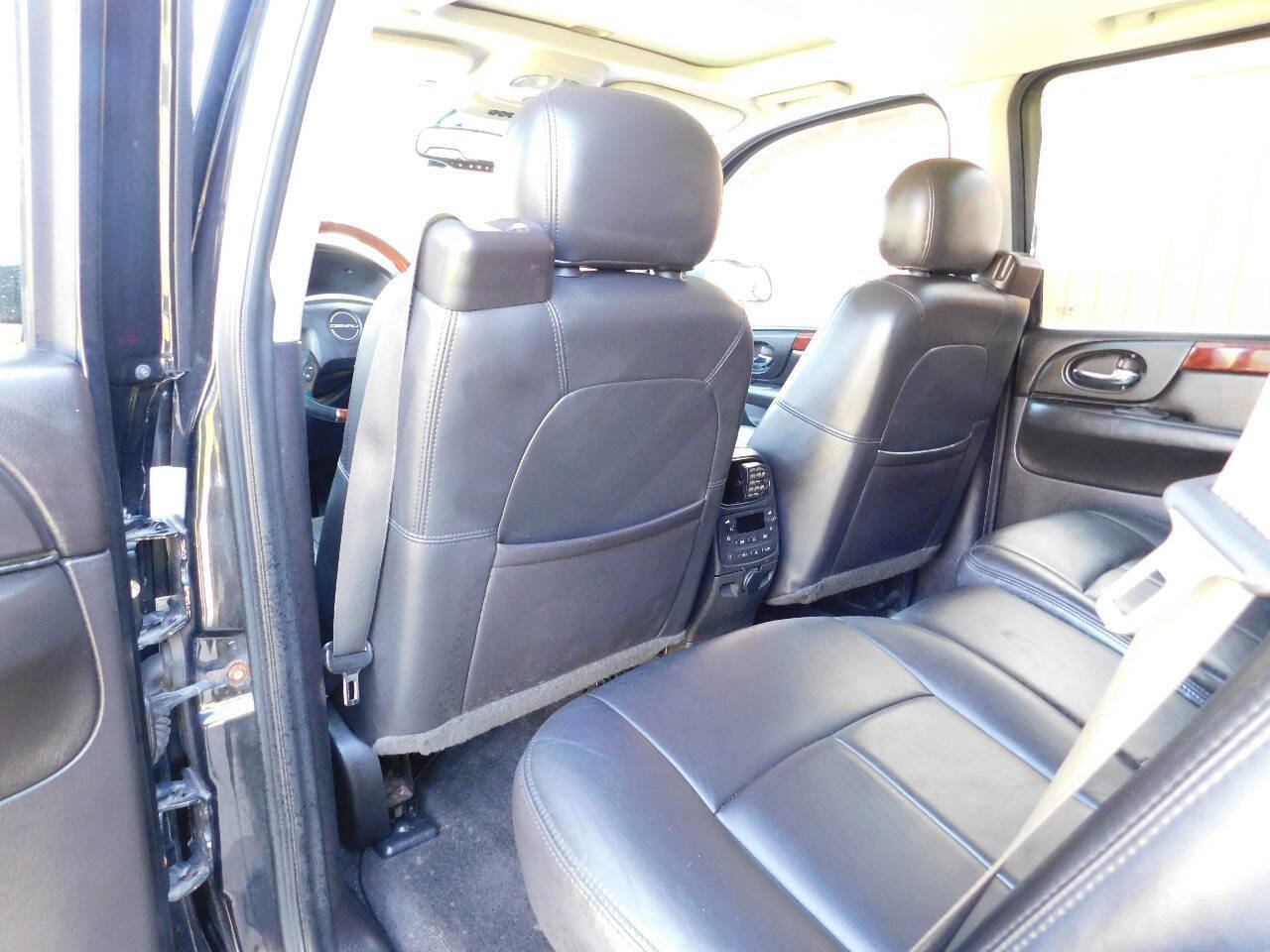 Used 2009 GMC Envoy Denali w/ Sun And 6-Disc Cd Package image 16