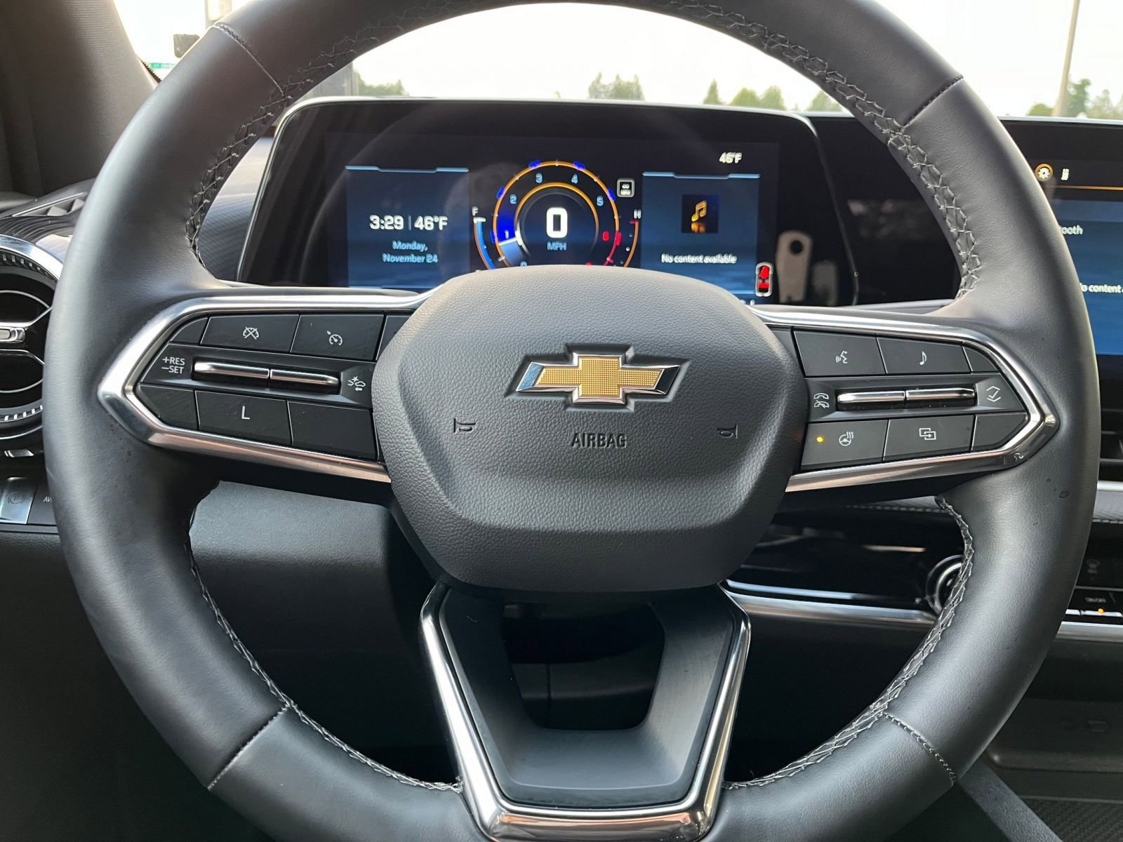 Used 2025 Chevrolet Equinox LT image 28