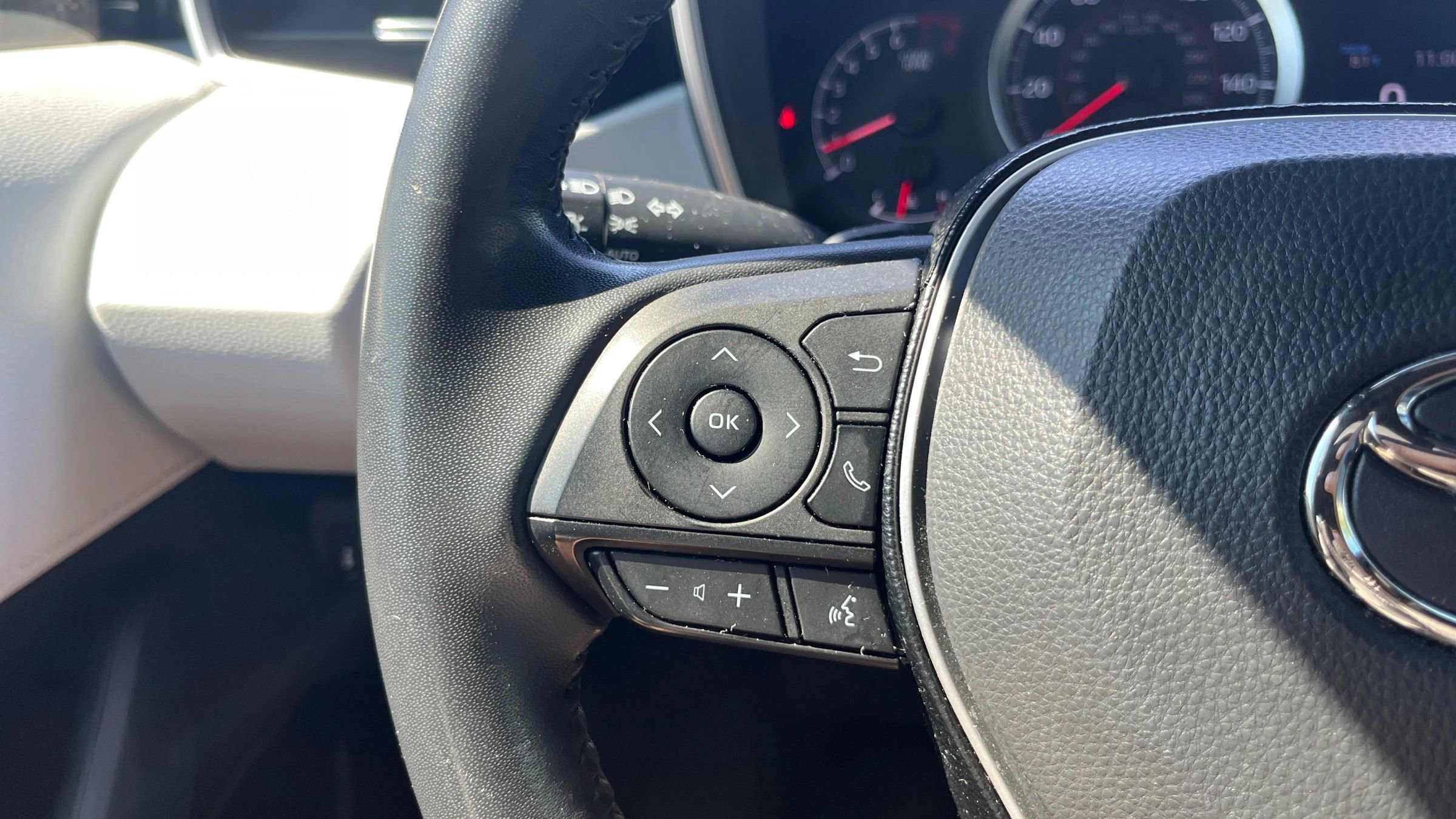 Used 2020 Toyota Corolla SE w/ Carpet Mat Package FWD image 24