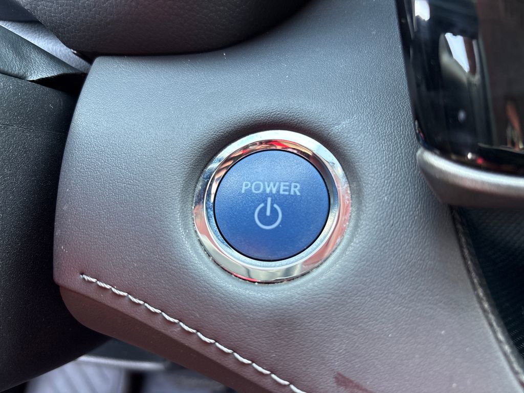 Used 2022 Toyota Highlander XLE image 25