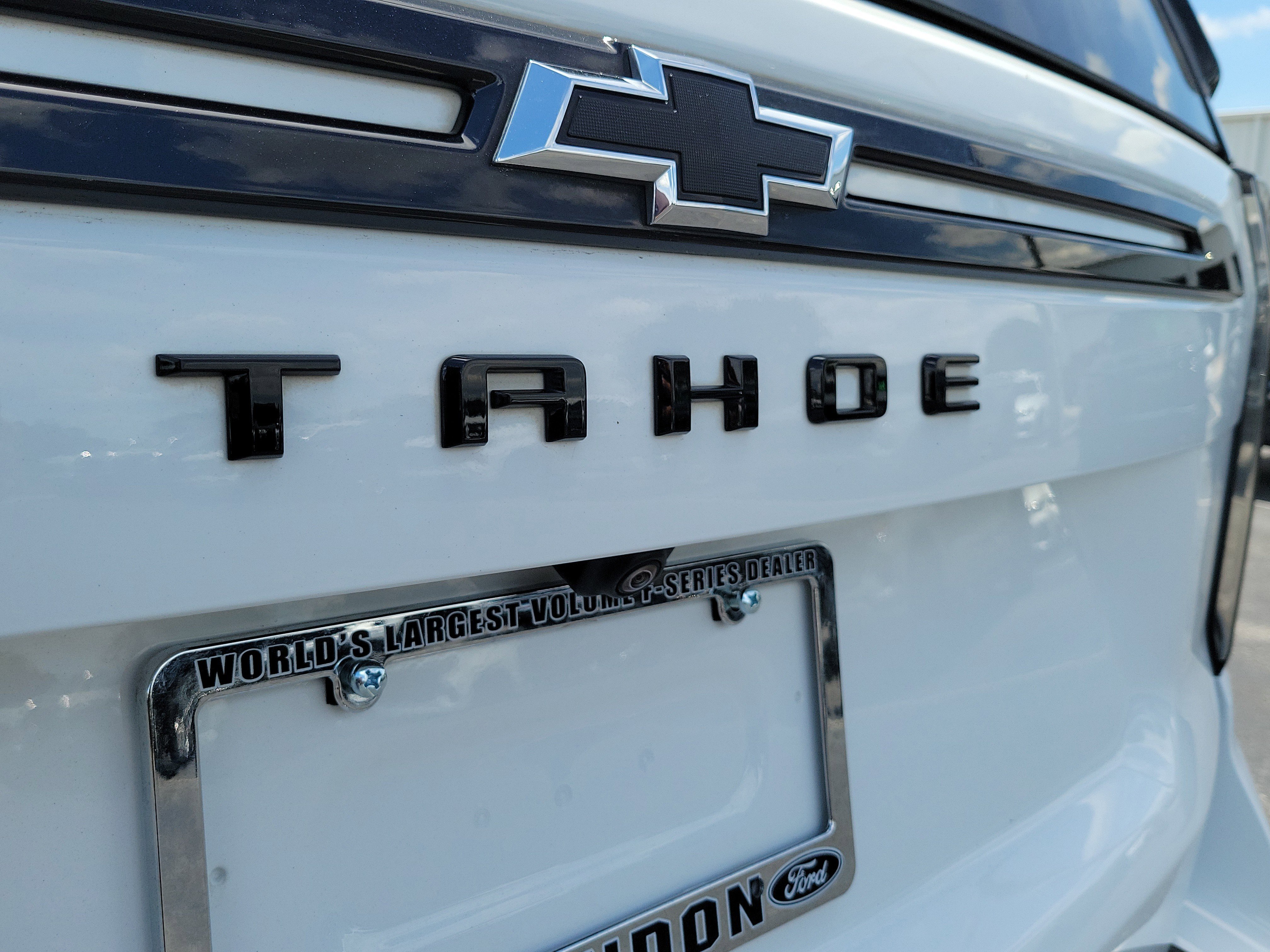 Used 2023 Chevrolet Tahoe Z71 w/ Luxury Package AWD/4WD image 9