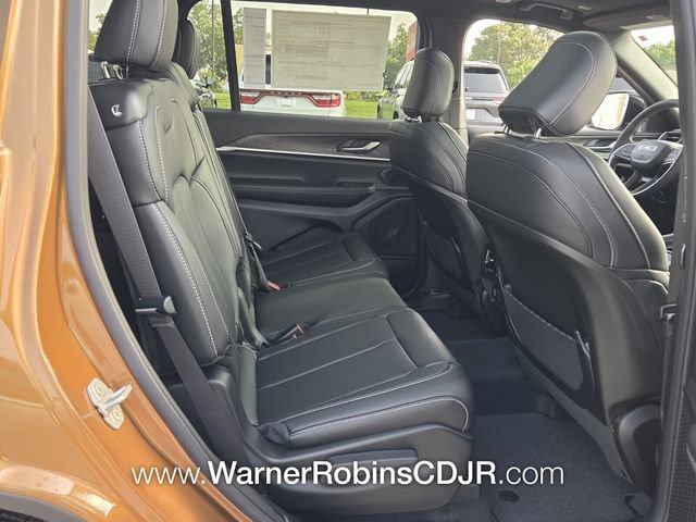 New 2026 Jeep Grand Cherokee L Limited RWD image 17