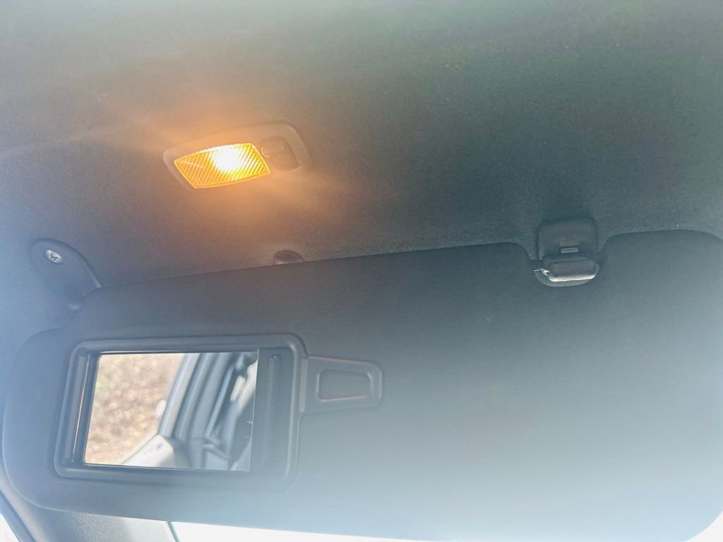 Used 2017 Hyundai Veloster image 36