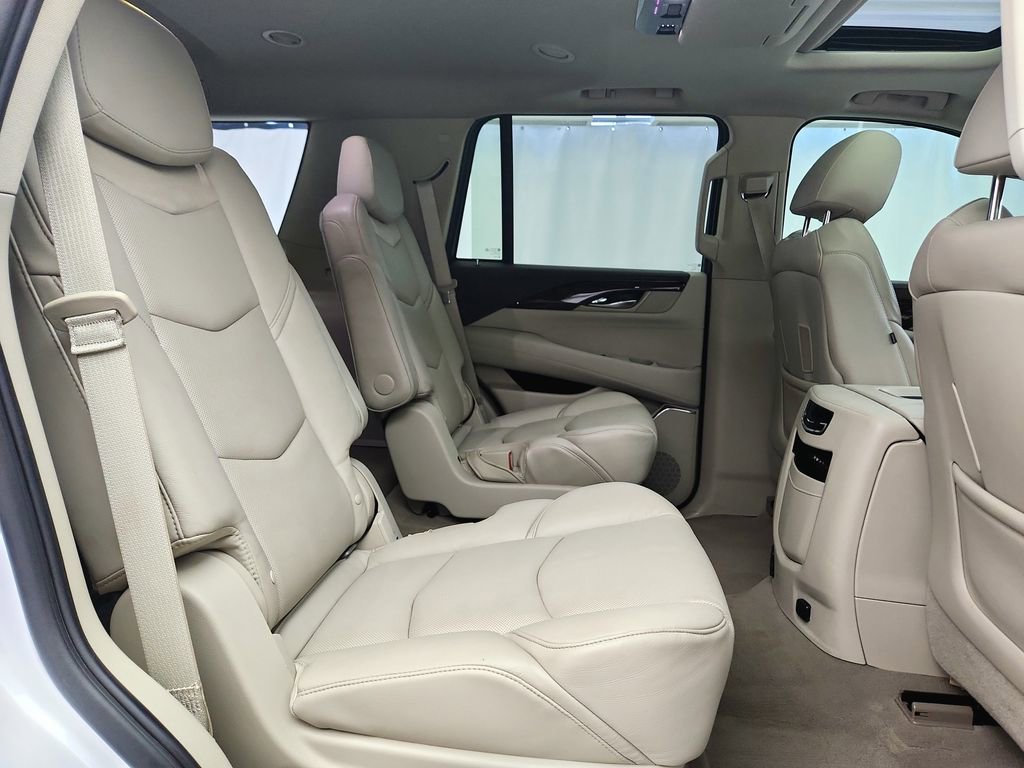 Used 2016 Cadillac Escalade Premium image 38