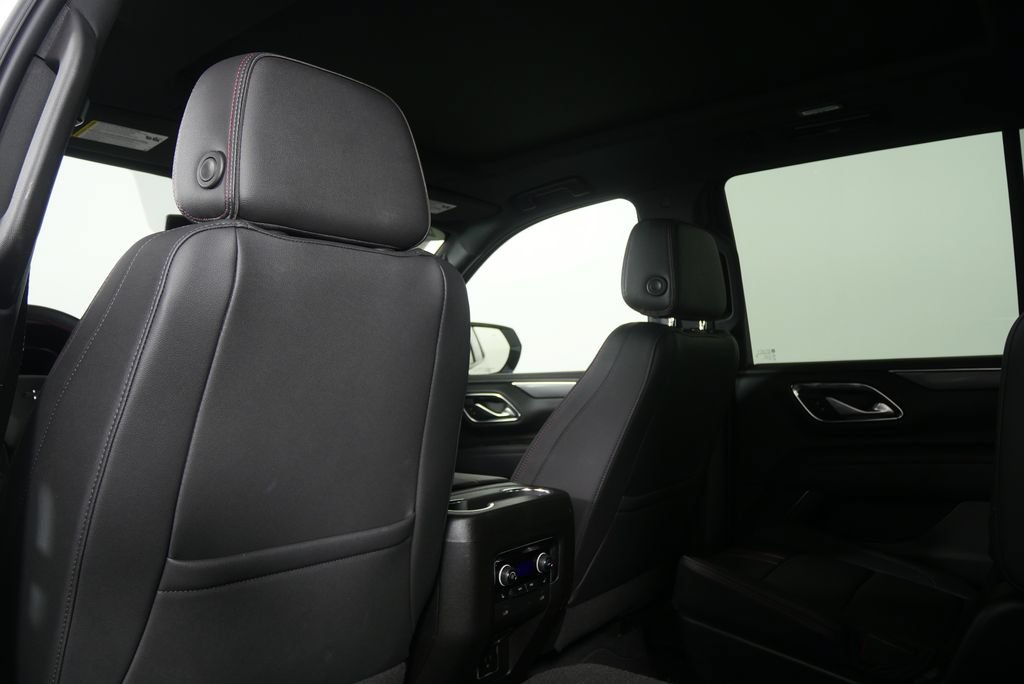 Used 2022 Chevrolet Tahoe RST w/ Luxury Package AWD/4WD image 19