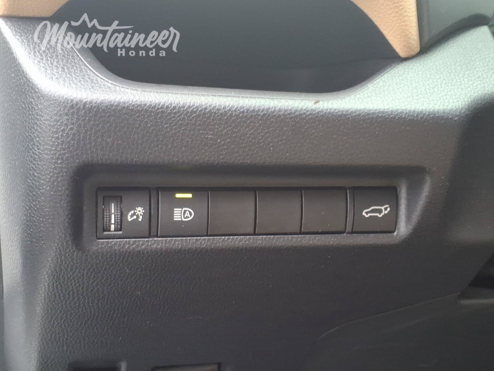 Used 2019 Toyota RAV4 XLE w/ Convenience Package AWD/4WD image 31
