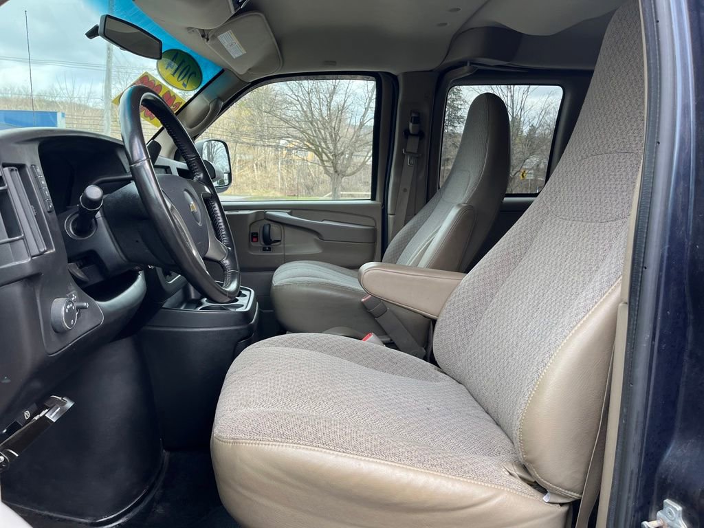 Used 2014 Chevrolet Express 2500 LT w/ LT Preferred Equipment Group RWD image 11