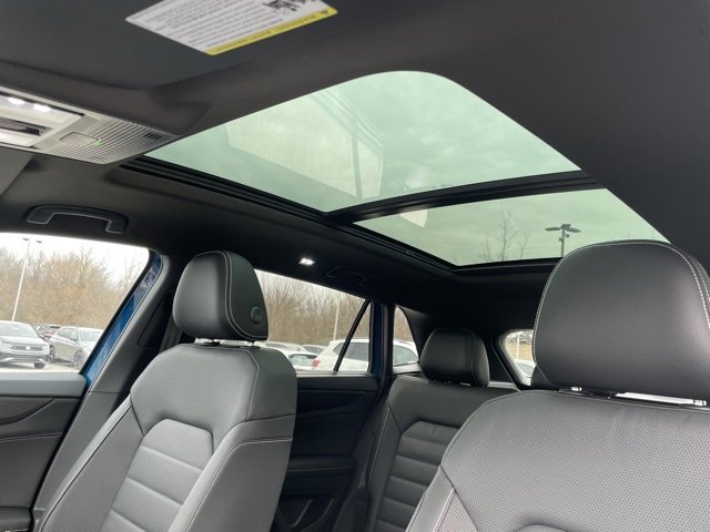 New 2025 Volkswagen Atlas Cross Sport SEL R-Line image 21