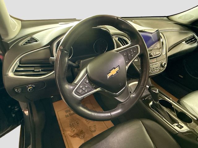 Used 2019 Chevrolet Malibu Premier w/ Sun and Wheel Package image 12