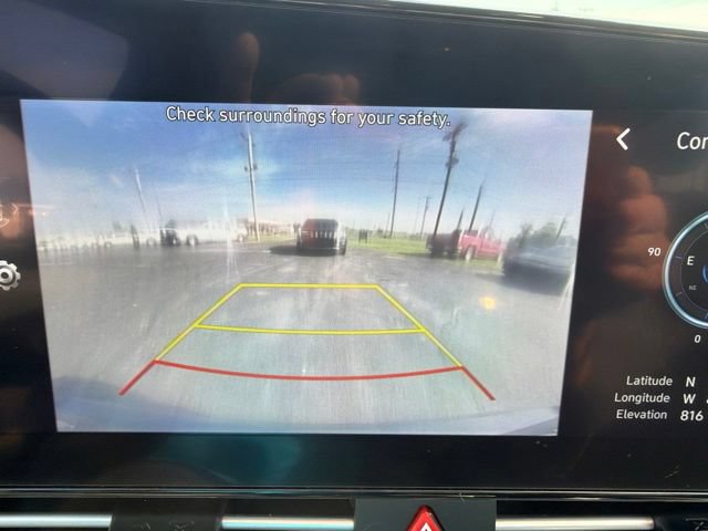Used 2025 Hyundai Elantra SEL FWD image 17