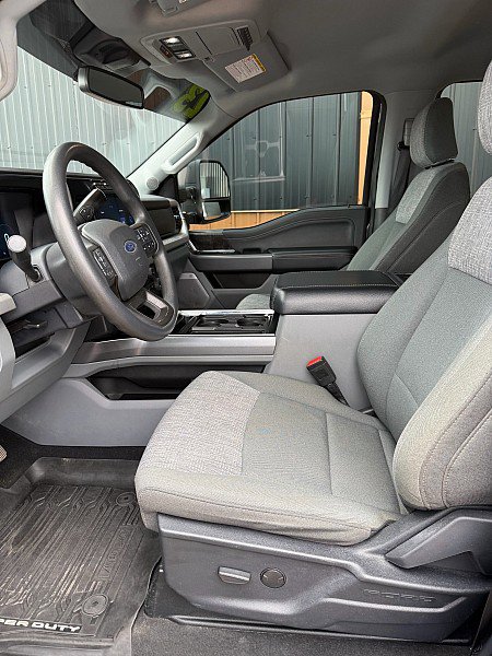 Used 2023 Ford F350 XLT w/ XLT Premium Package AWD/4WD image 7