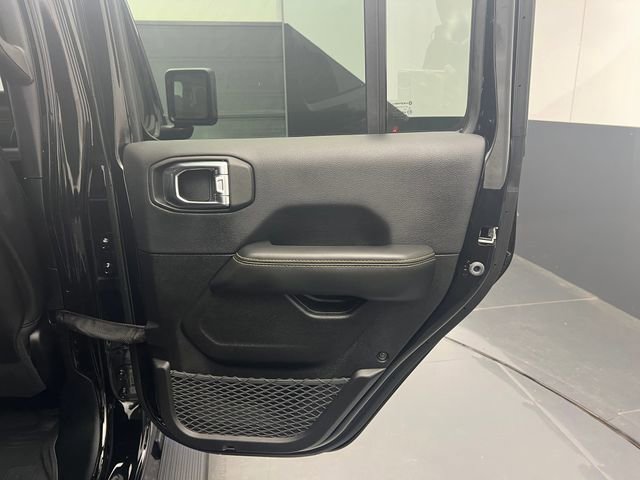 Used 2025 Jeep Wrangler Sahara image 52