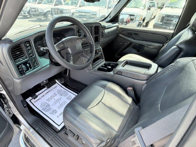 Used 2006 GMC Sierra 1500 SLT w/ Onstar Plus Package AWD/4WD image 10