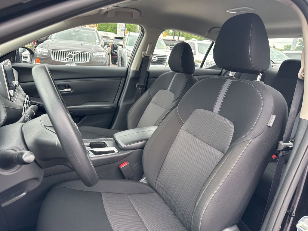 Used 2025 Nissan Sentra SV FWD image 14