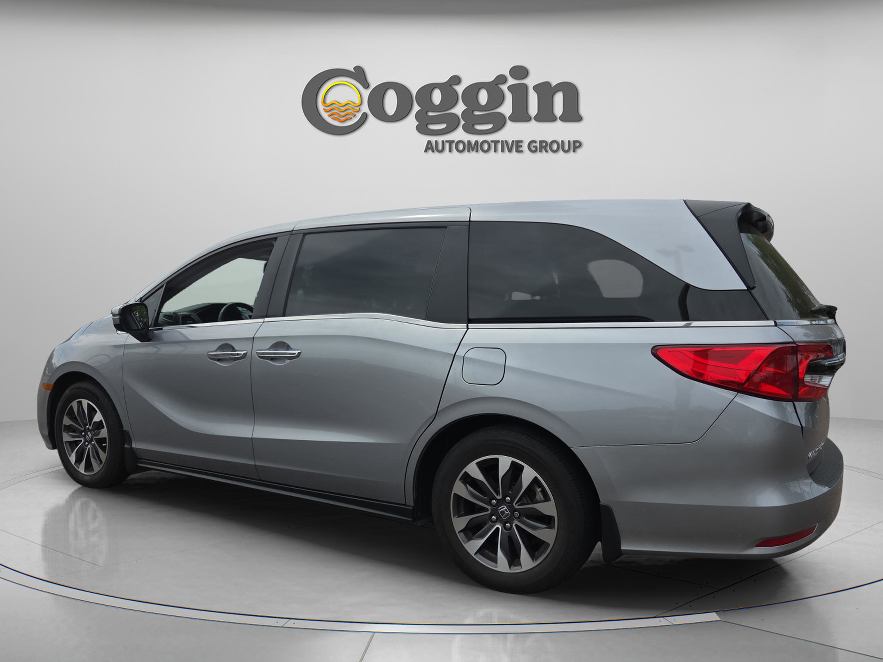 Certified 2024 Honda Odyssey EX-L image 3