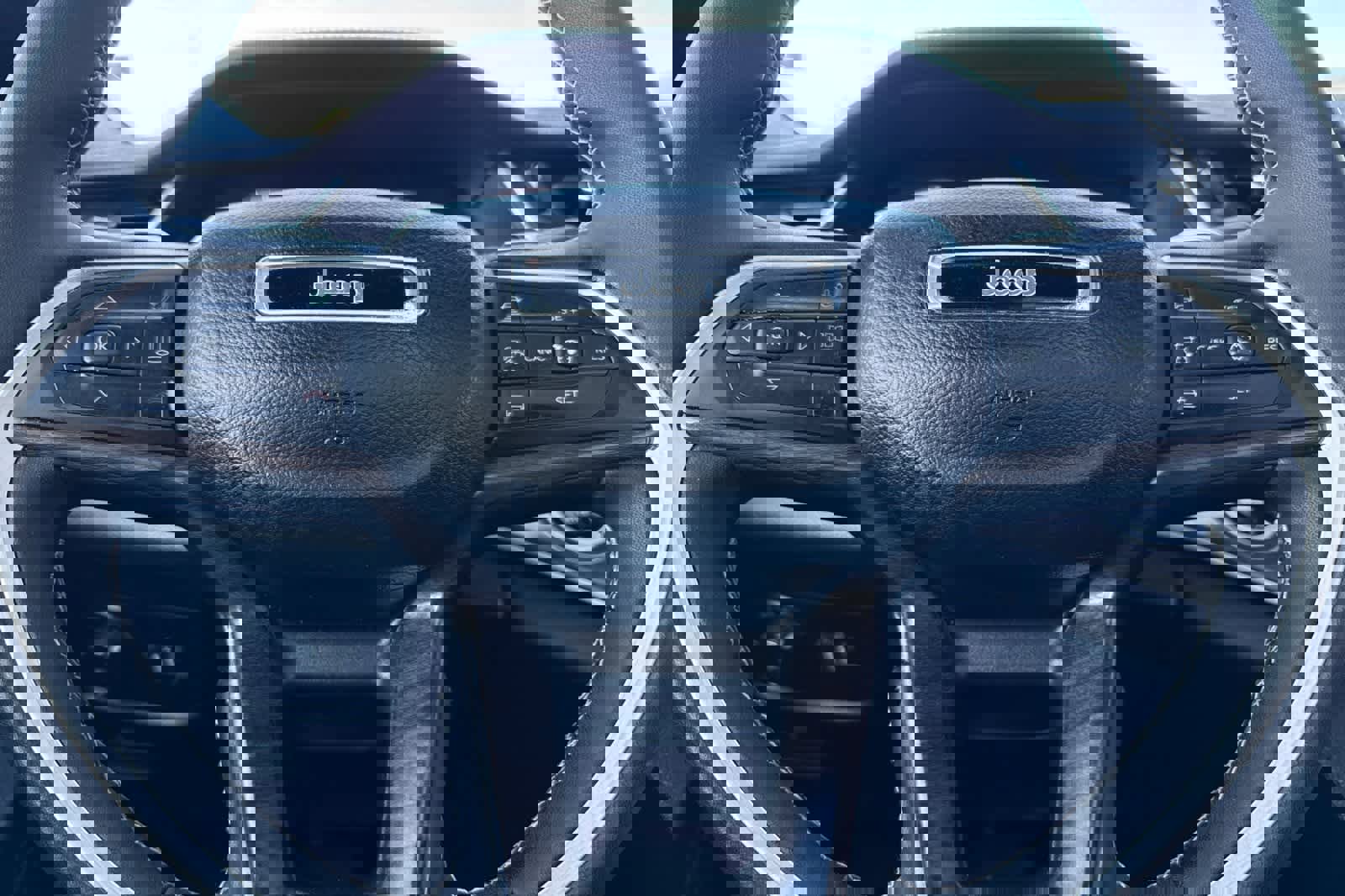 Used 2024 Jeep Grand Cherokee L Limited w/ Luxury Tech Group II image 27