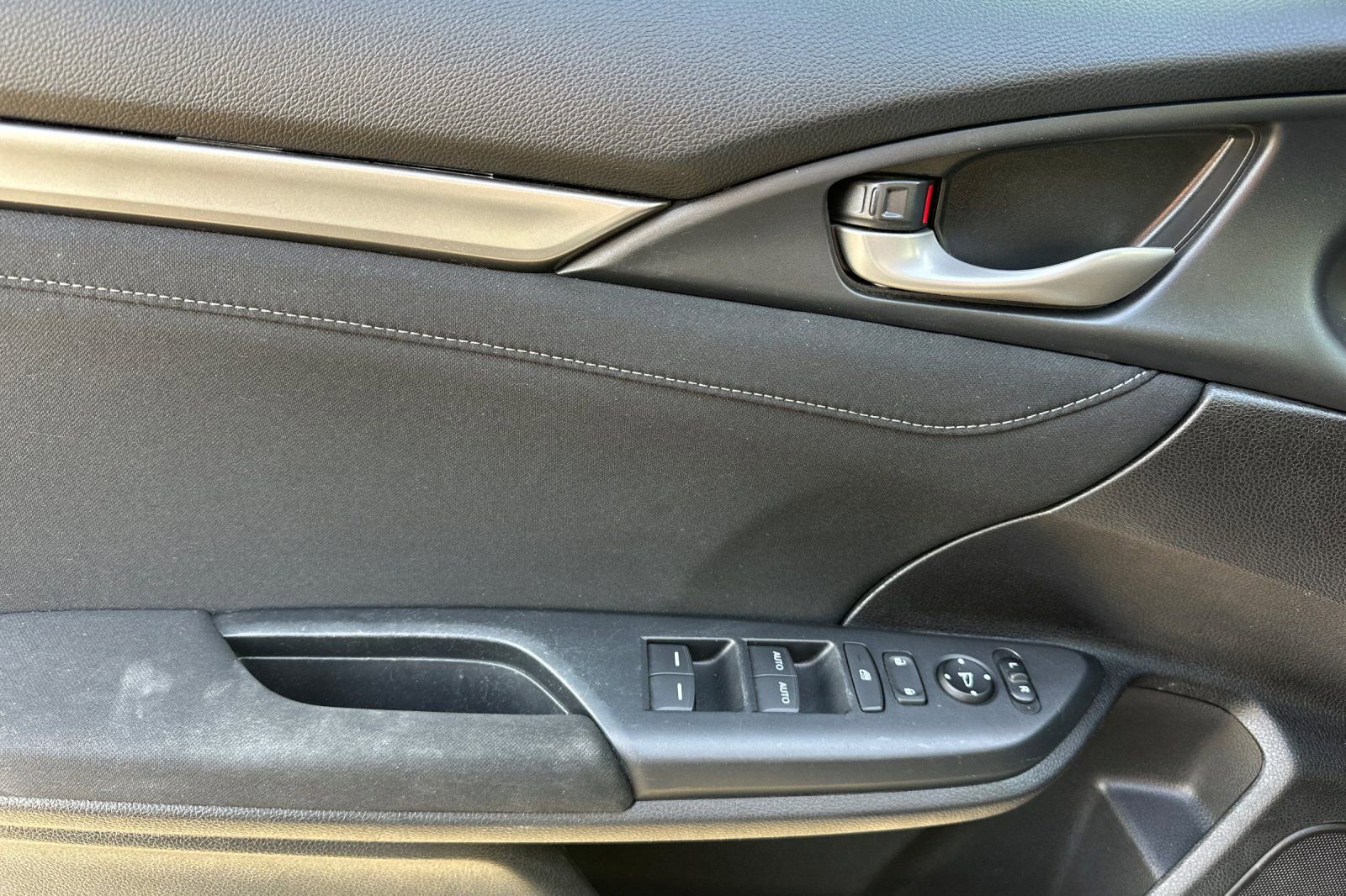 Used 2018 Honda Civic EX image 12