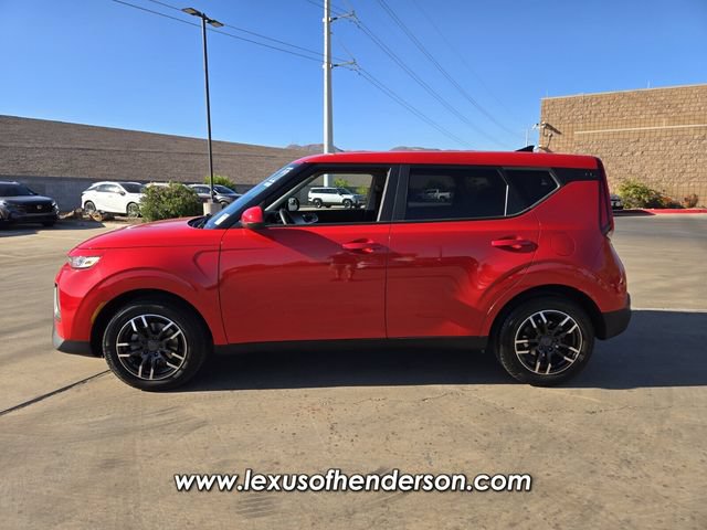 Used 2022 Kia Soul LX FWD image 3