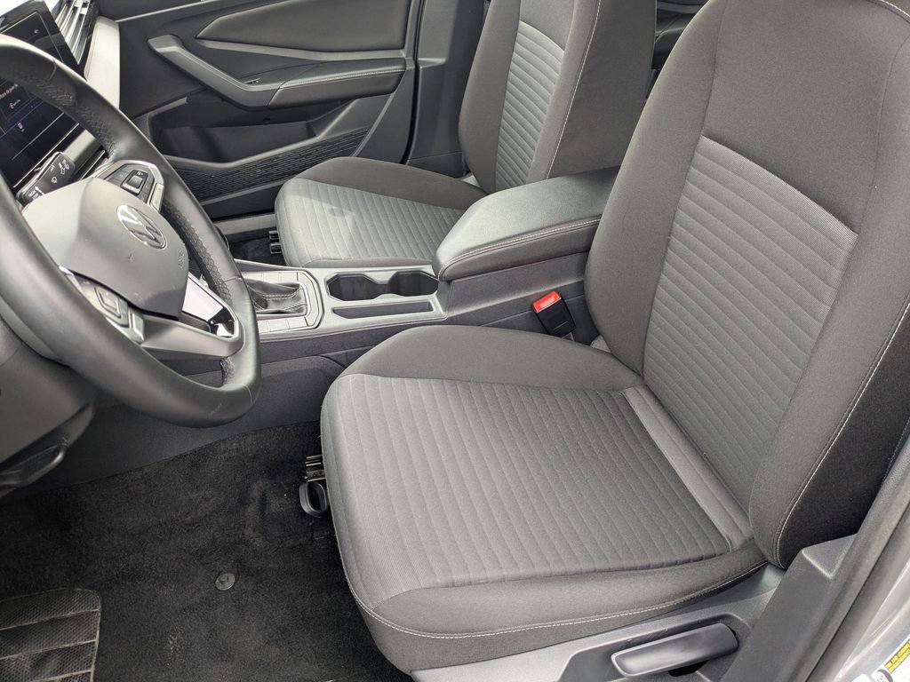 Used 2025 Volkswagen Jetta S image 14