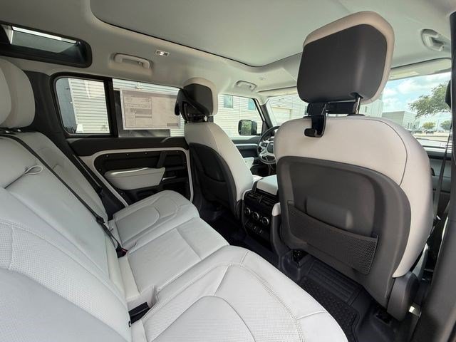 New 2026 Land Rover Defender 110 X-Dynamic SE AWD/4WD image 17