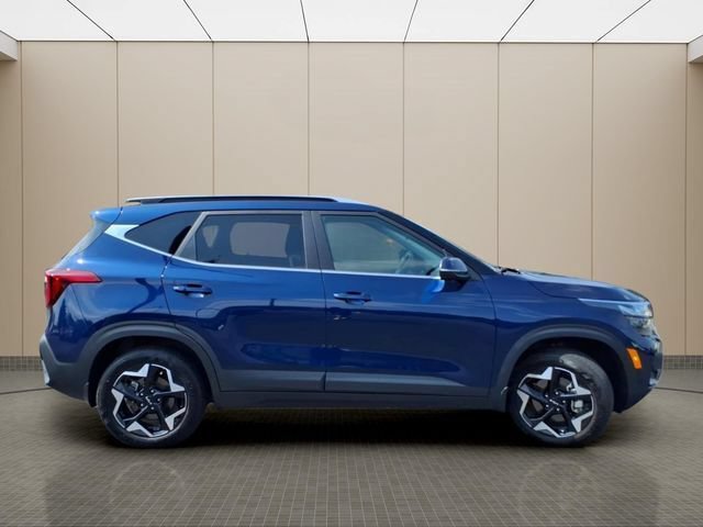Used 2026 Kia Seltos EX AWD/4WD image 7
