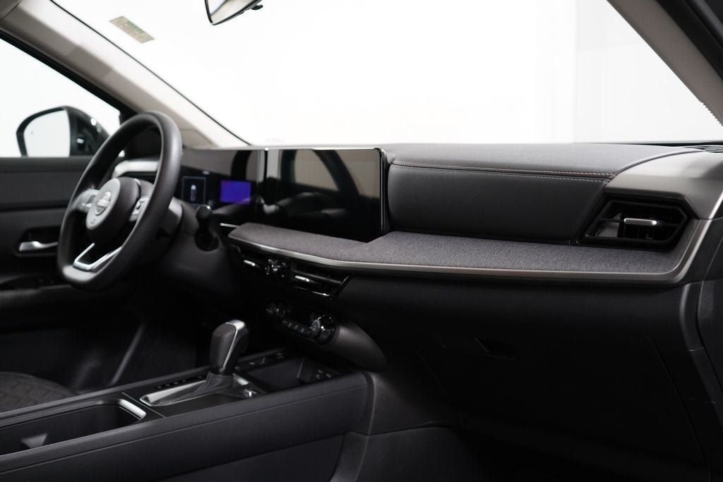 Used 2026 Nissan Kicks SV w/ Charging Package FWD image 21
