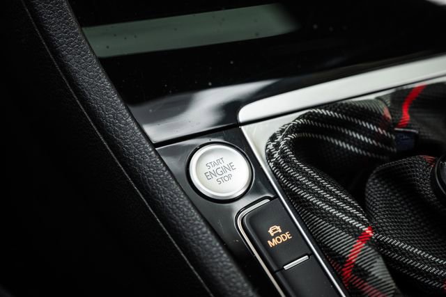 Used 2019 Volkswagen GTI SE FWD image 17
