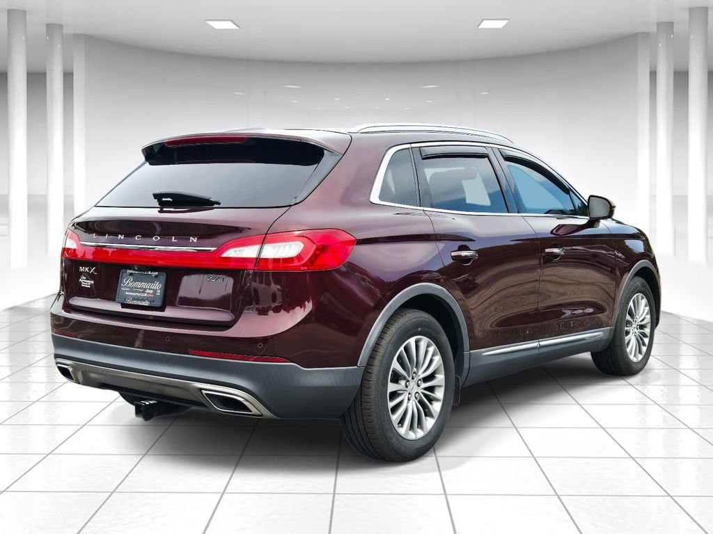 Used 2017 Lincoln MKX Select w/ Select Plus Package FWD image 3