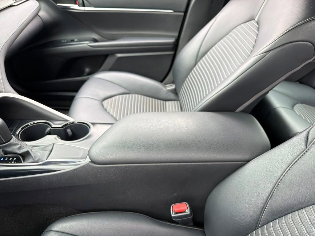 Used 2020 Toyota Camry SE FWD image 13