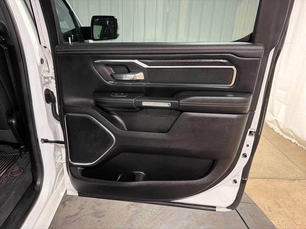 Used 2024 RAM 1500 Laramie AWD/4WD image 17