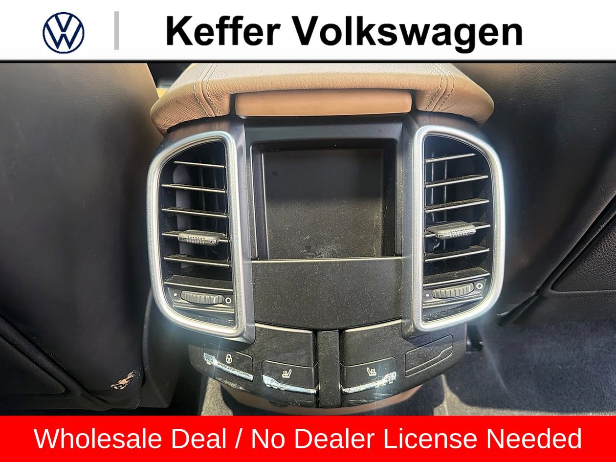 Used 2017 Porsche Cayenne S AWD/4WD image 30