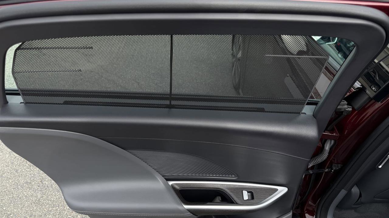 Used 2024 Lucid Air Touring image 31