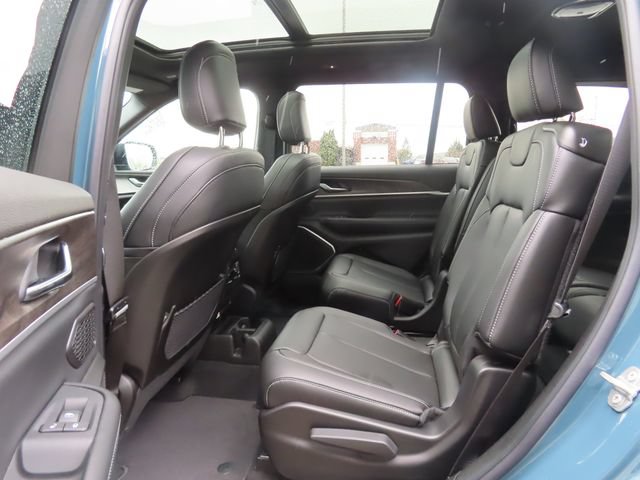 New 2026 Jeep Grand Cherokee L Limited w/ Limited Altitude Package AWD/4WD image 22