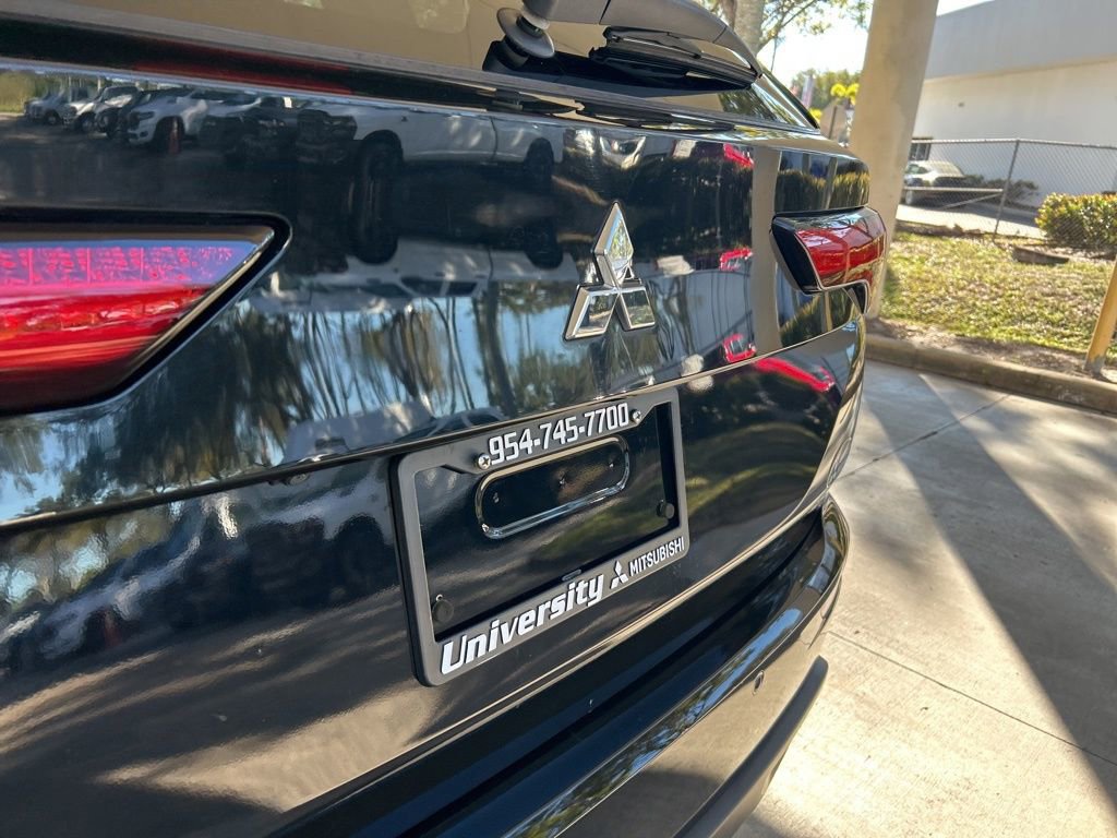 Used 2023 Mitsubishi Outlander ES image 17