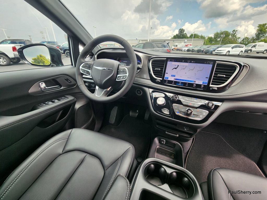 New 2026 Chrysler Pacifica Select image 25