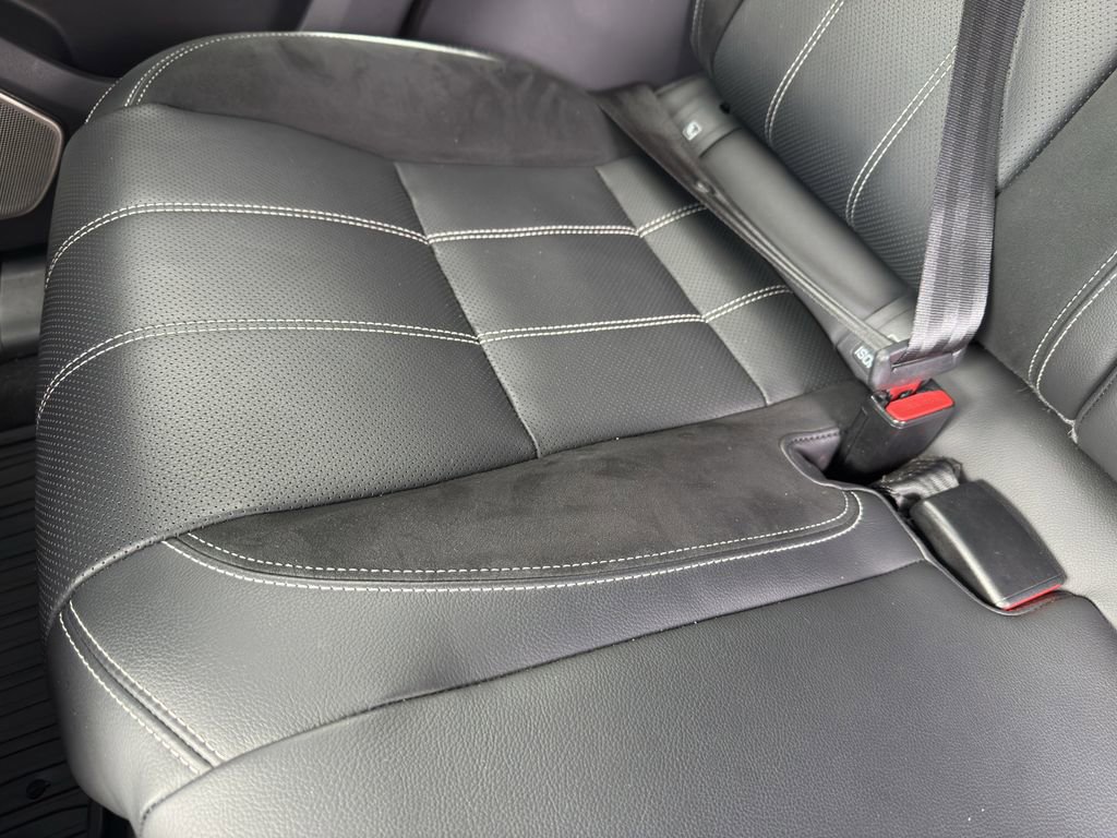 Used 2019 Land Rover Range Rover Velar R-Dynamic SE image 32