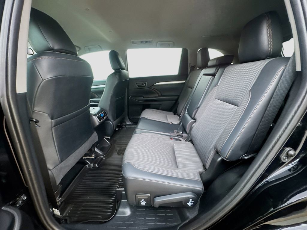 Used 2019 Toyota Highlander Plus AWD/4WD image 27