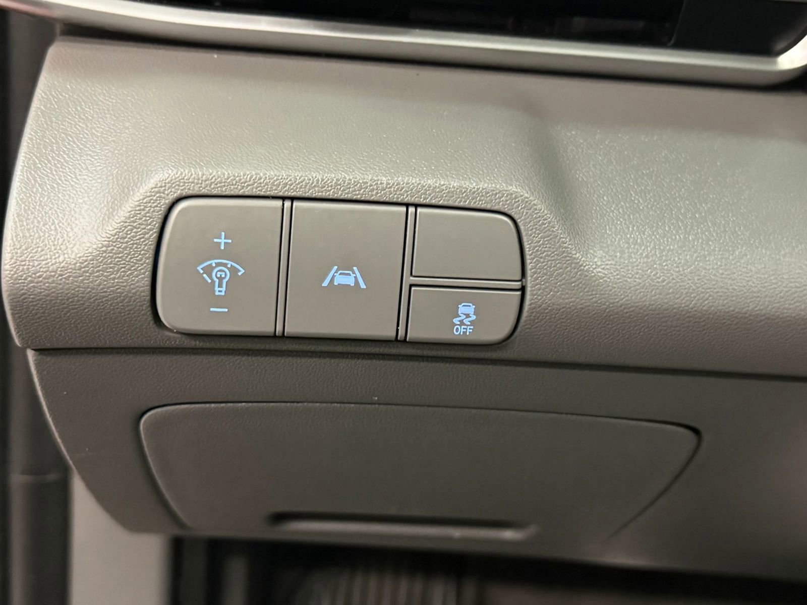 Used 2023 Hyundai Elantra SEL image 25