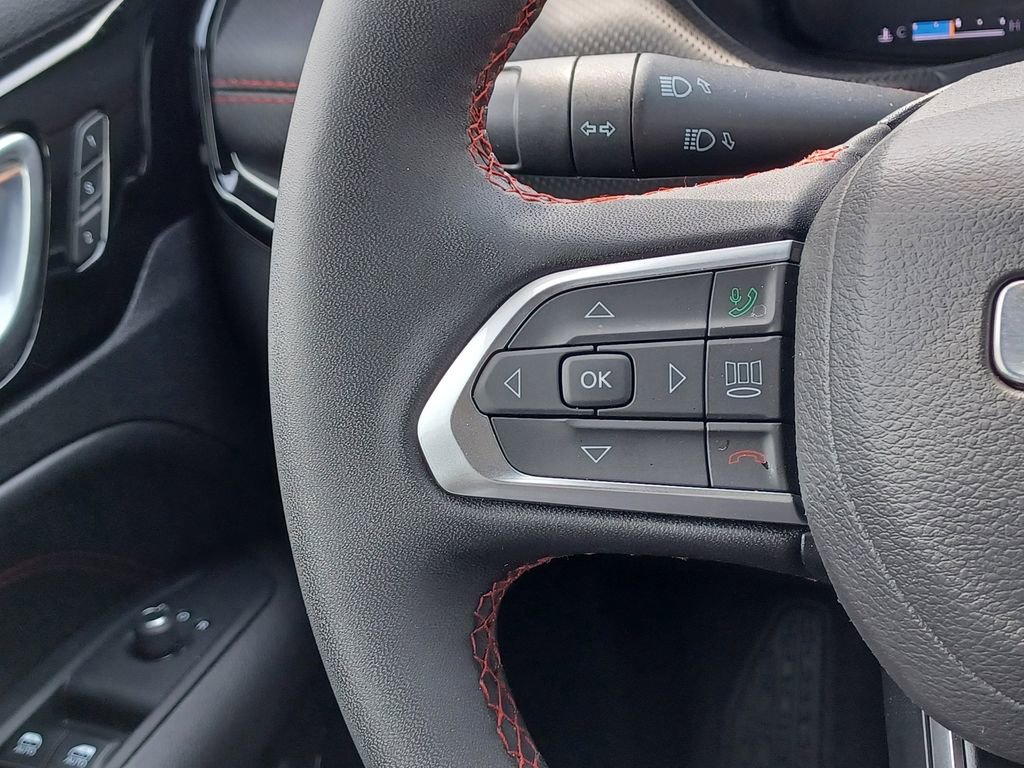 Used 2024 Jeep Compass Trailhawk w/ Trailhawk Elite Group AWD/4WD image 17