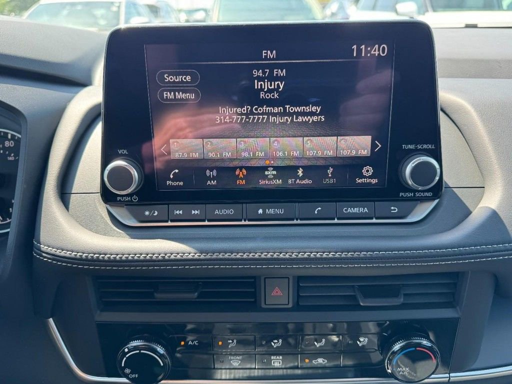 Used 2025 Nissan Rogue S FWD image 19