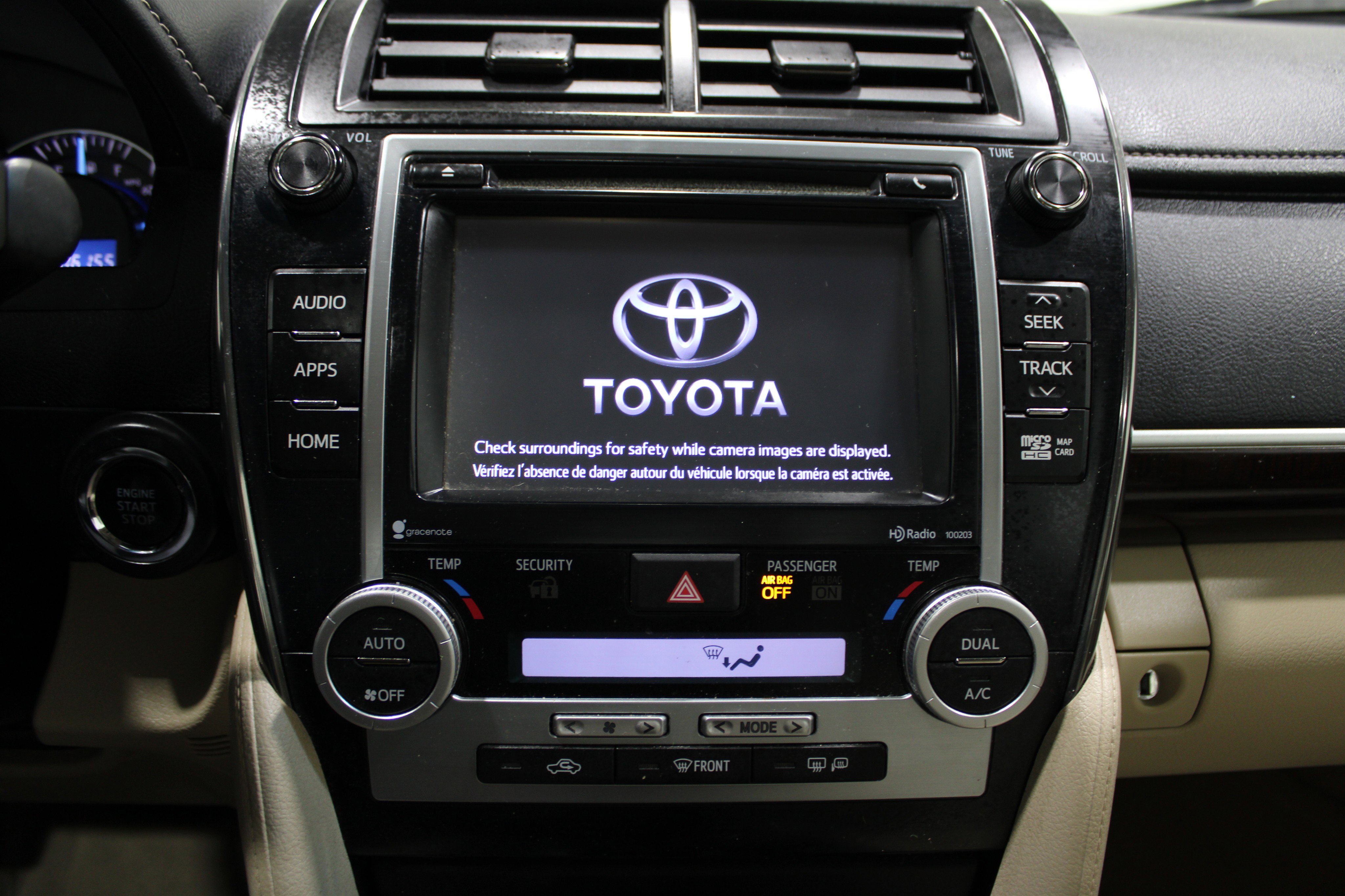 Used 2014 Toyota Camry SE image 13