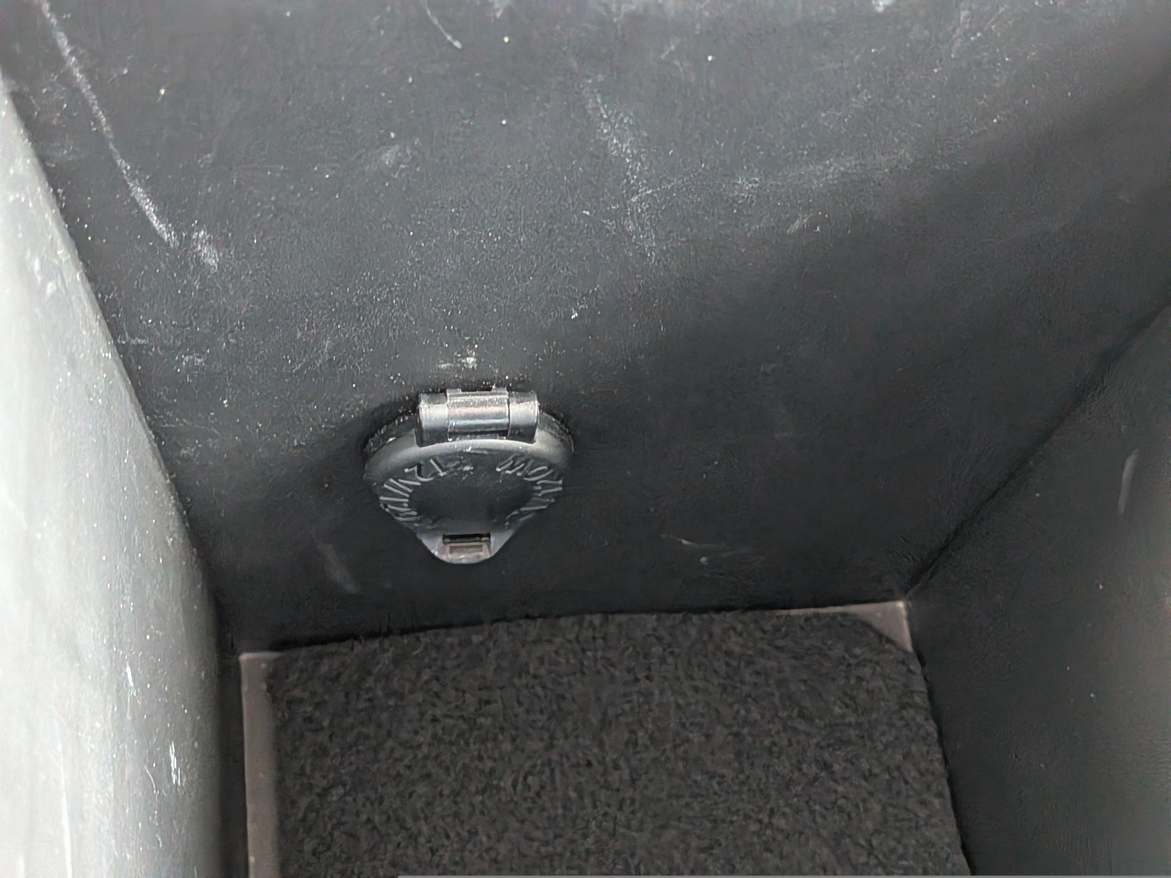 Used 2015 Toyota Camry XLE w/ Moonroof Package FWD image 31