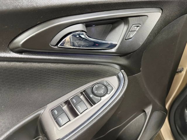 Used 2018 Chevrolet Malibu LT FWD image 17