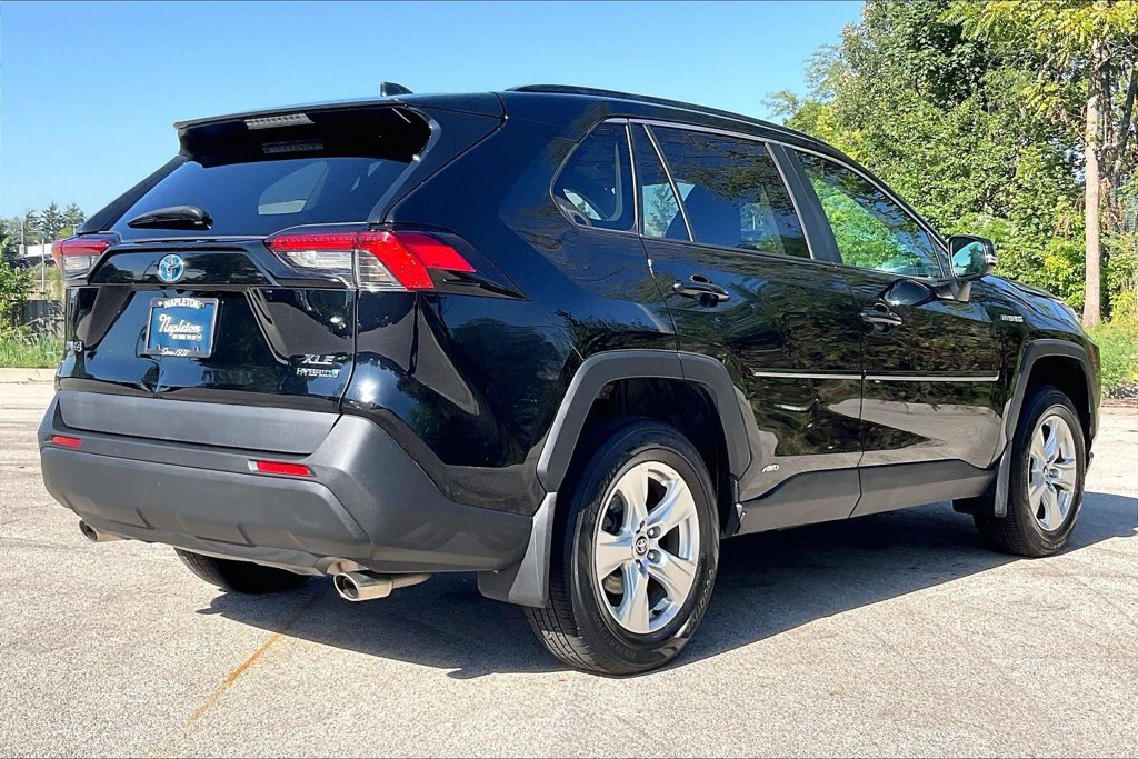 Used 2021 Toyota RAV4 XLE w/ Convenience Package AWD/4WD image 13