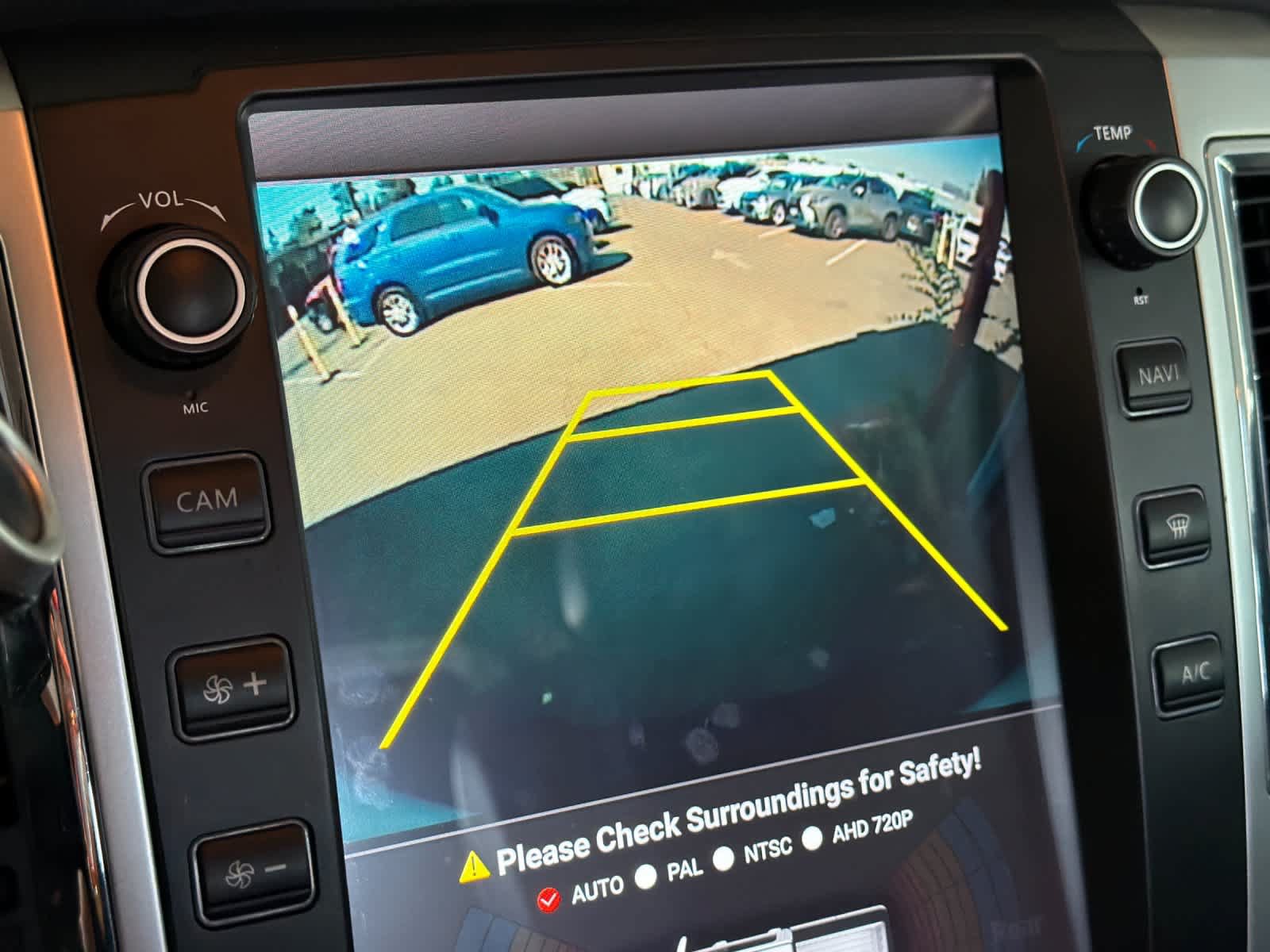 Used 2017 Nissan Titan SL RWD image 20