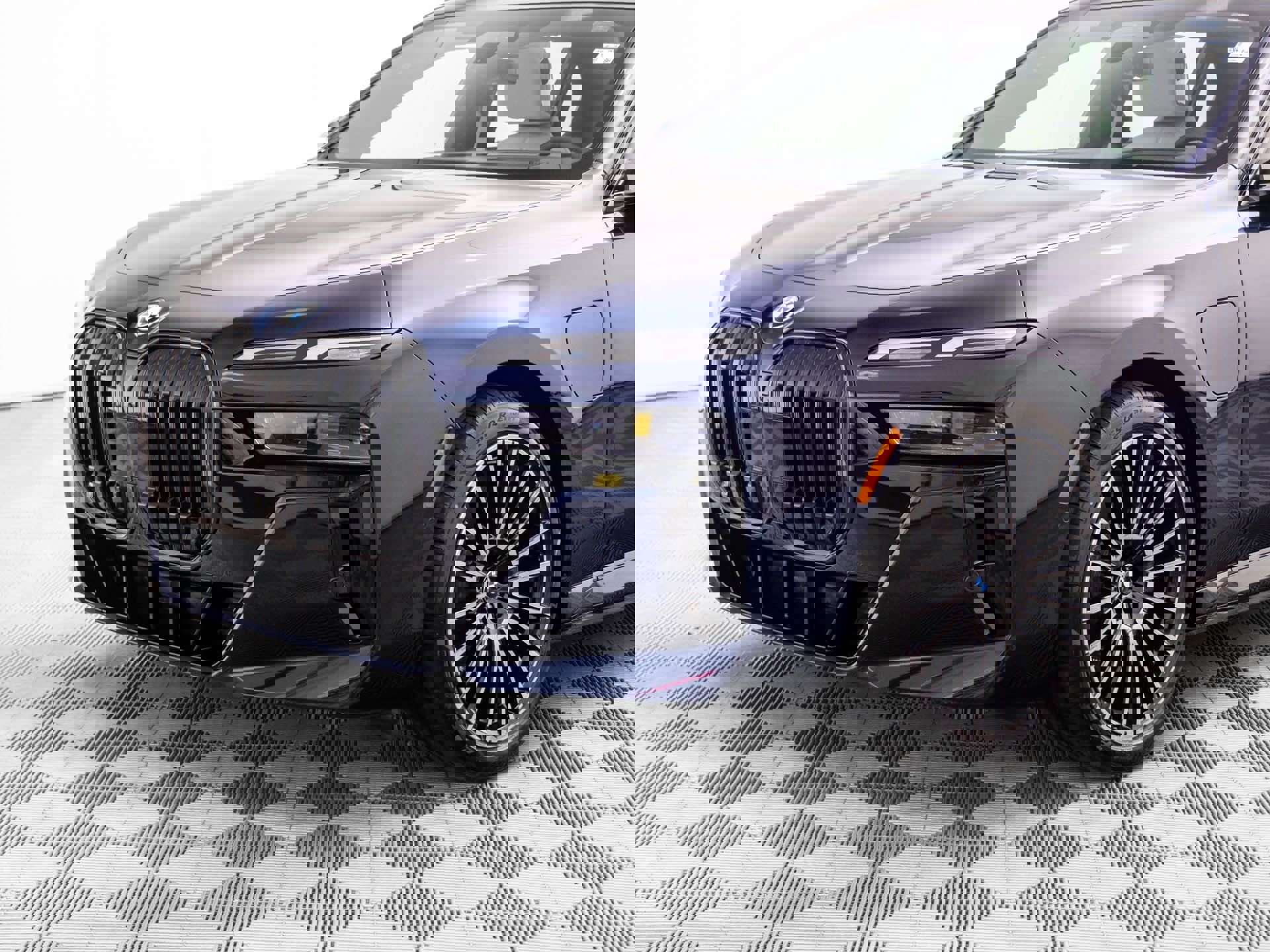 New 2026 BMW 750e xDrive image 44