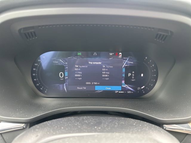 New 2026 Volvo XC60 B5 Plus w/ Protection Package Premier AWD/4WD image 17