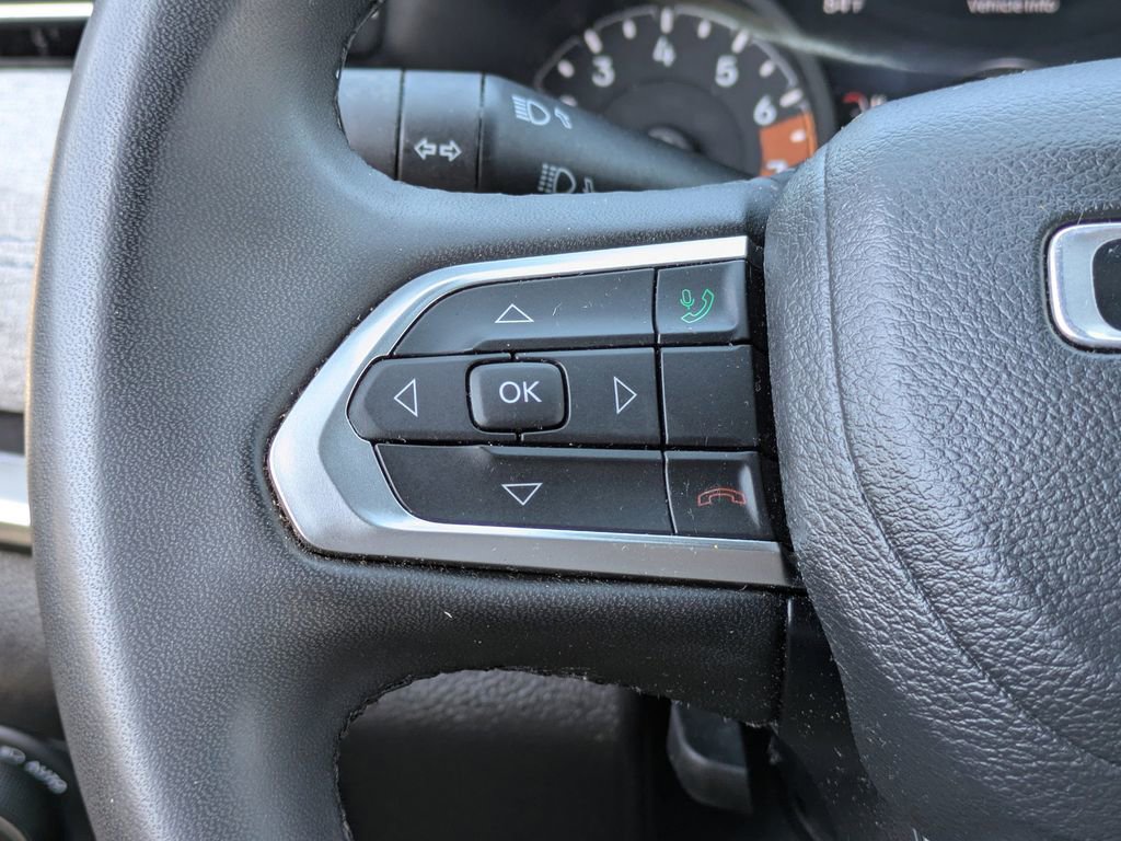 Used 2023 Jeep Compass Latitude image 22